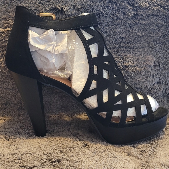 NIB Top Moda Bianca Platform Heels - Picture 3 of 7